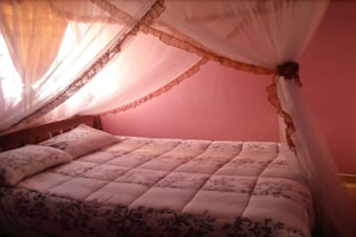 Room 7 of 8