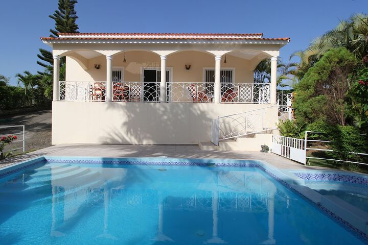 Pool 10 of 24