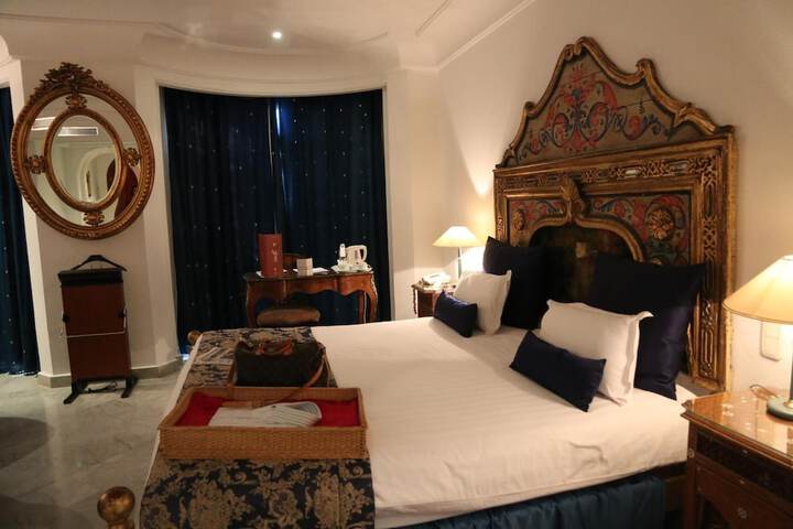 Room 16 of 49
