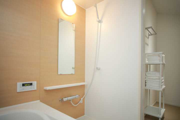 Room 9 of 12
