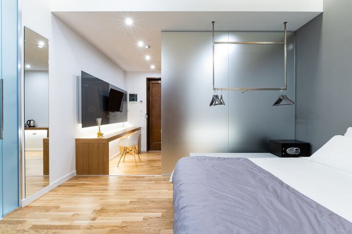 Room 35 of 76