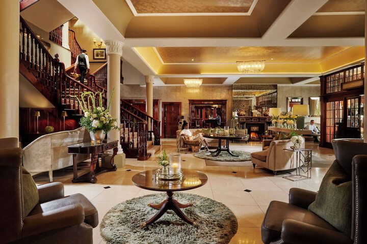 Entrance & Lobby