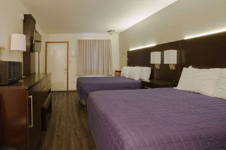 Room 33 of 111