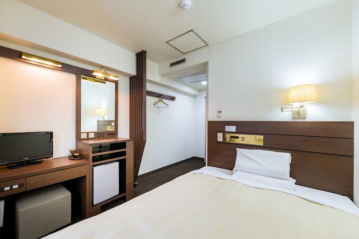 Room 17 of 52