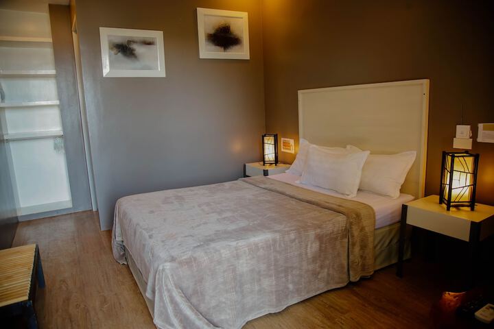 Room 13 of 35