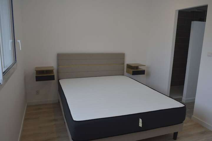 Room 12 of 92