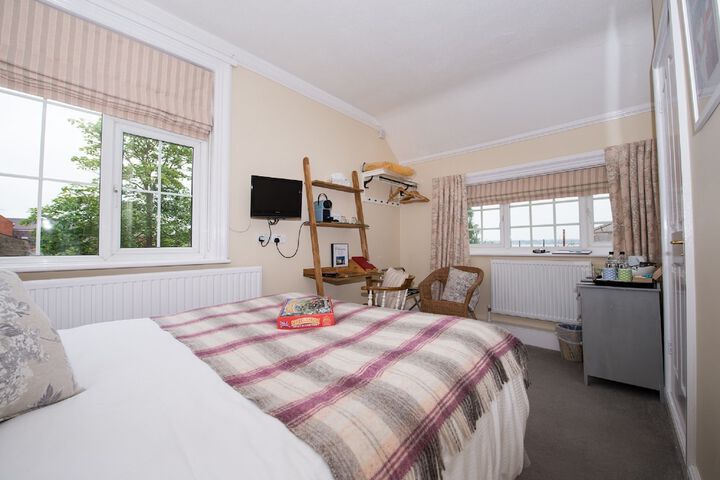 Room 8 of 30