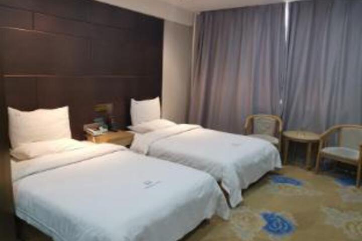 Room 6 of 6