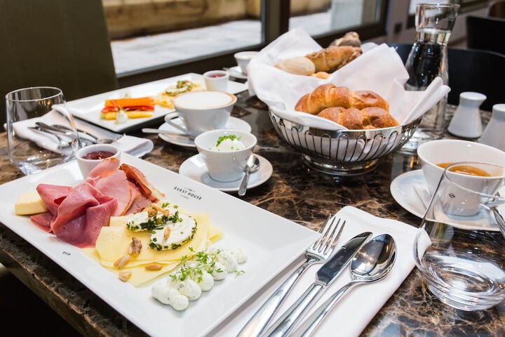 Breakfast/Coffee Service 77 of 121