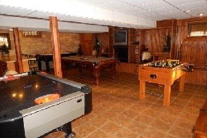 Room 4 of 12