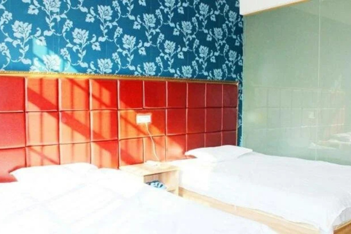 Room 4 of 13