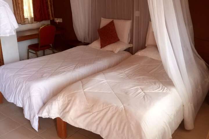 Room 9 of 22