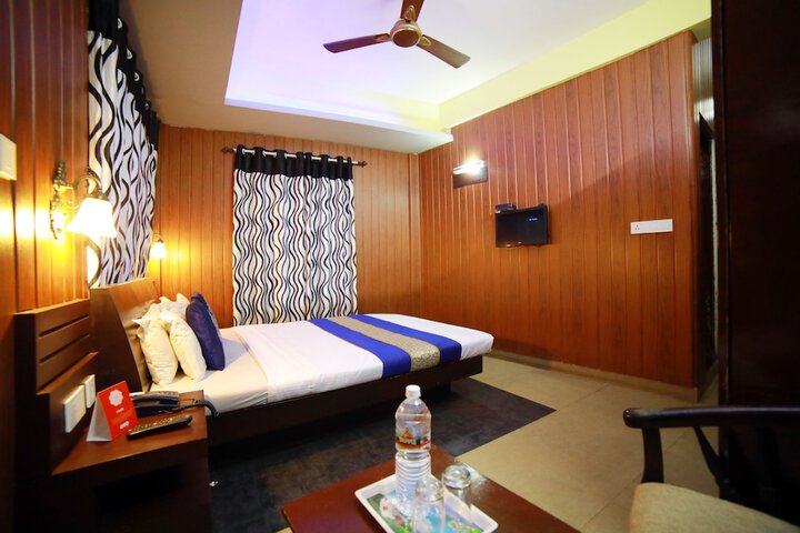 Room 7 of 16