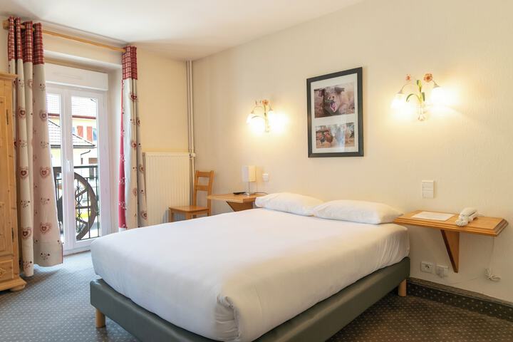 Room 9 of 50