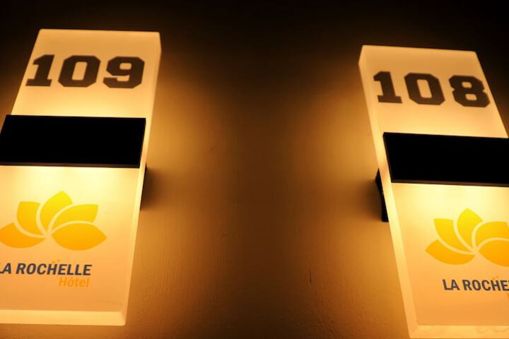 Room 12 of 34