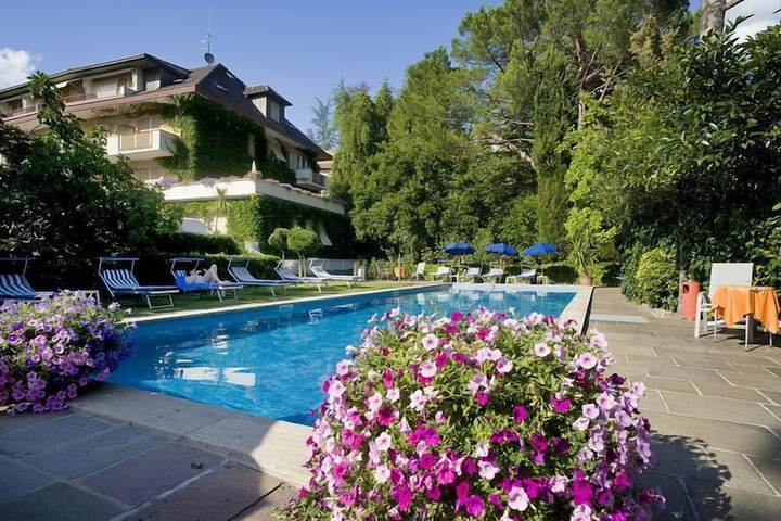 Hotel Pool