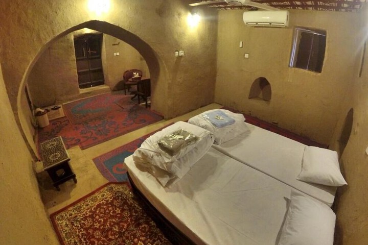 Room 6 of 31