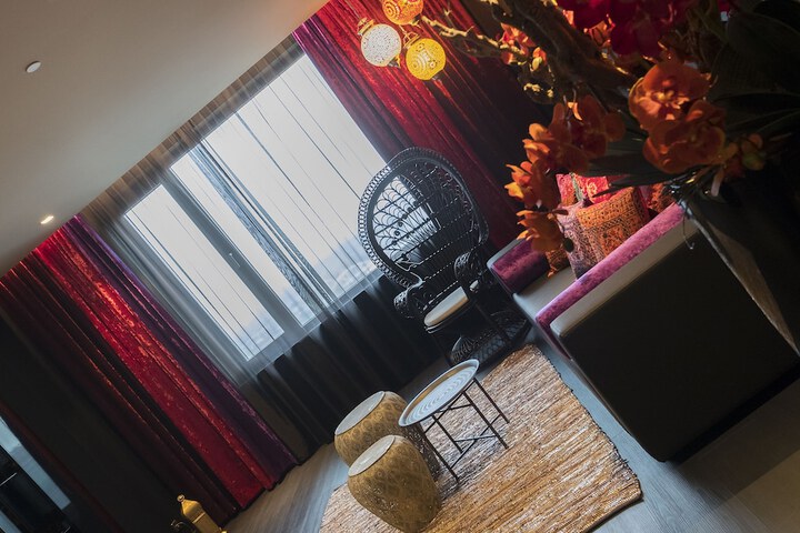 Room 10 of 76