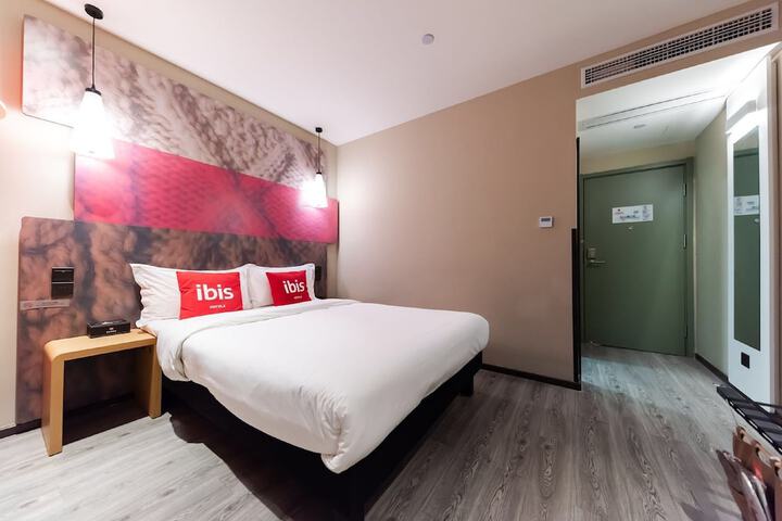 Room 9 of 23