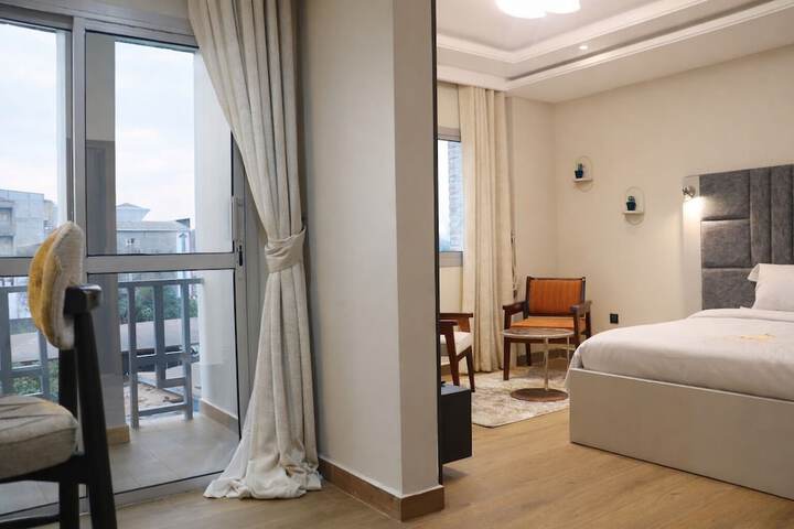 Room 20 of 170