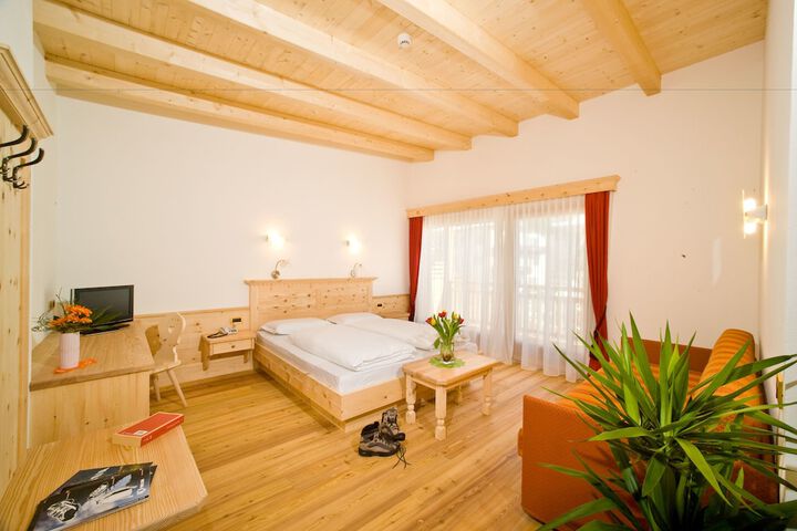 Room 4 of 46