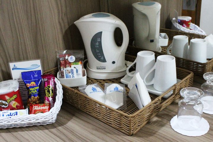 Breakfast/Coffee Service 24 of 48