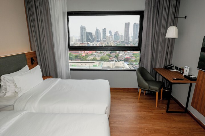 Room 32 of 112