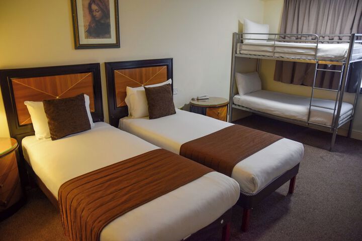 Room 25 of 69