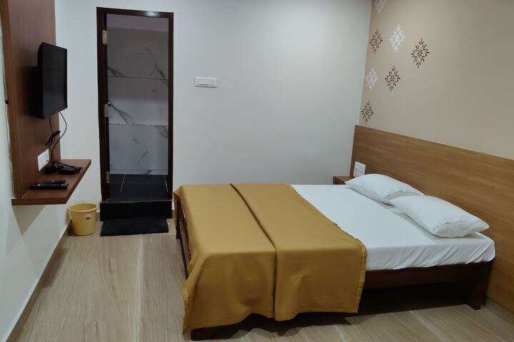 Room 8 of 19