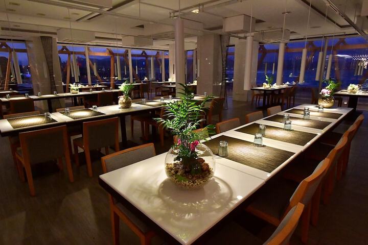 Dining 50 of 90