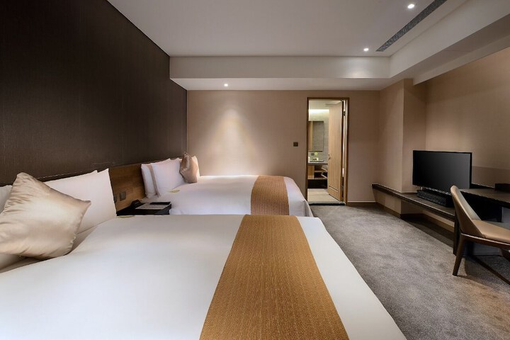 Room 30 of 58