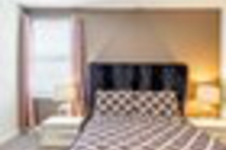Room 38 of 216