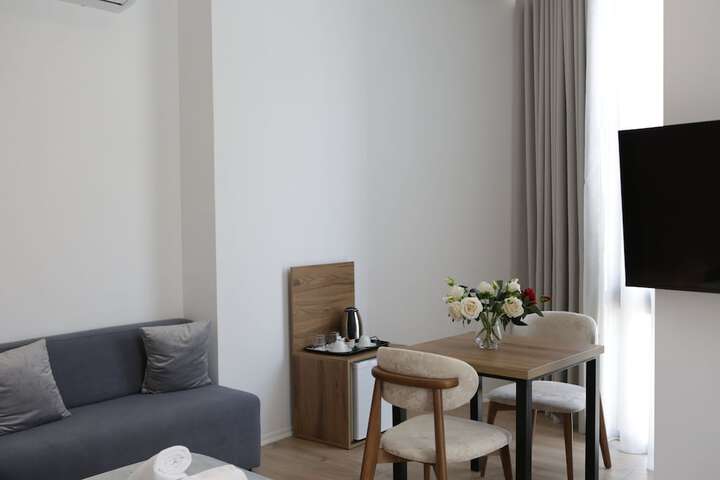 Room 5 of 52