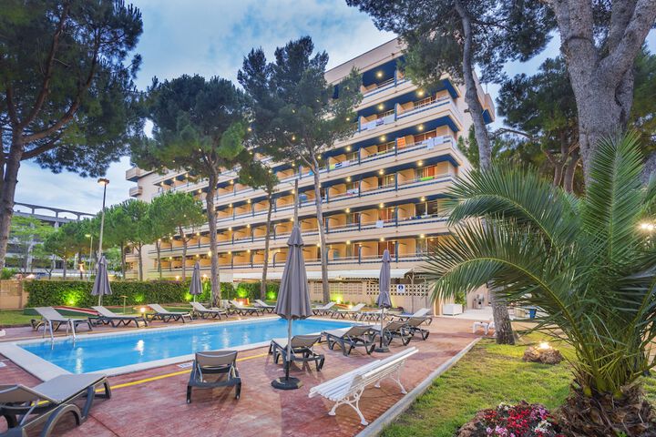 Pools & Facilities