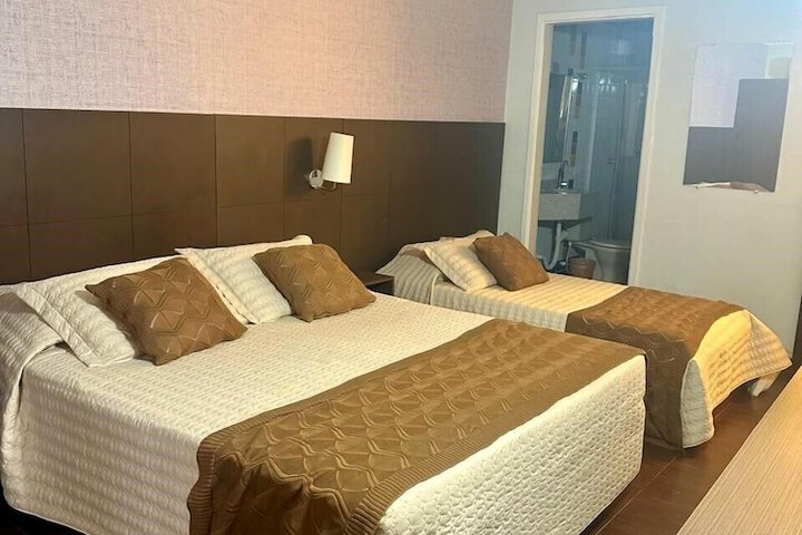 Room 3 of 18