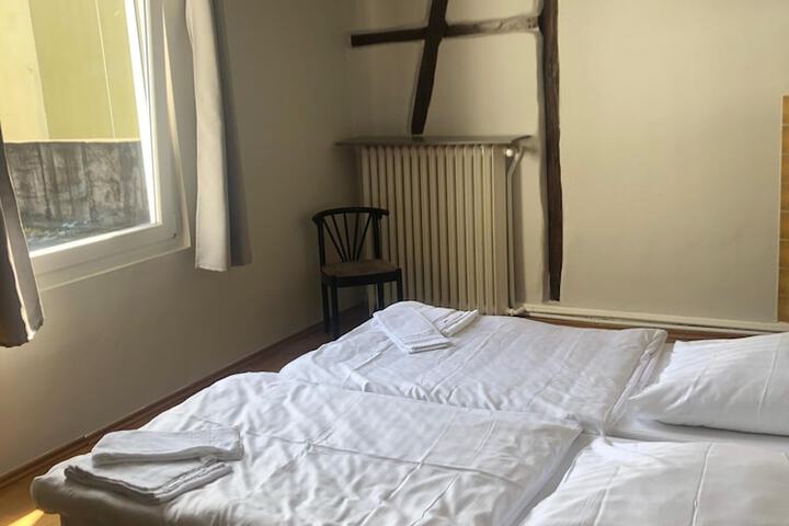Room 6 of 40