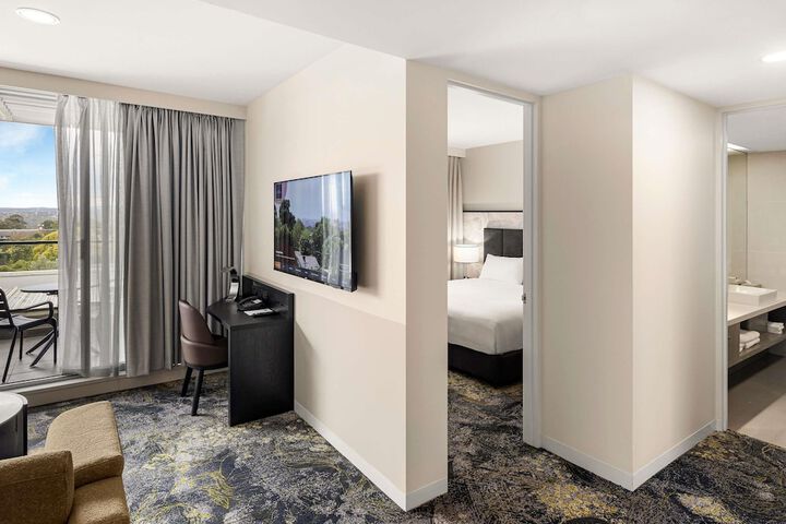 Room 52 of 163