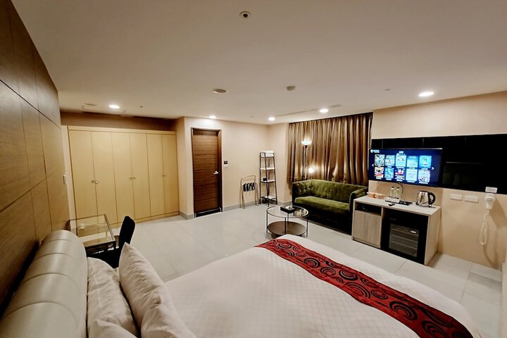 Room 26 of 61