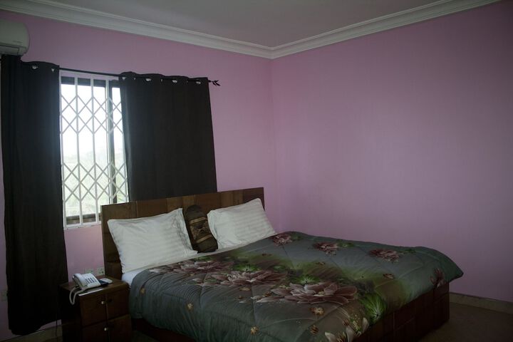 Room 12 of 22
