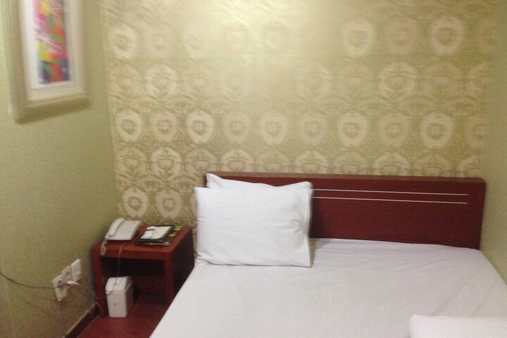 Room 19 of 50