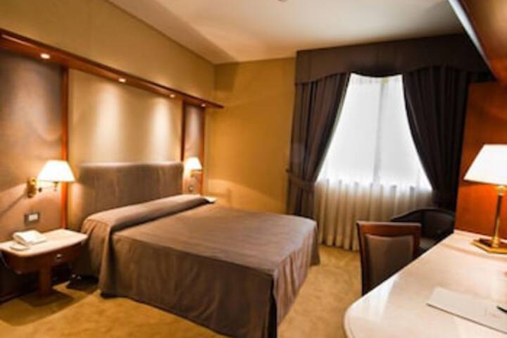 Room 8 of 27