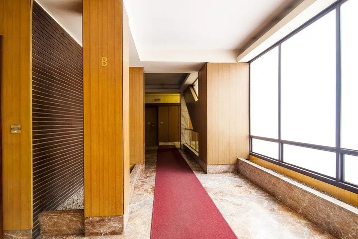 Room 10 of 15