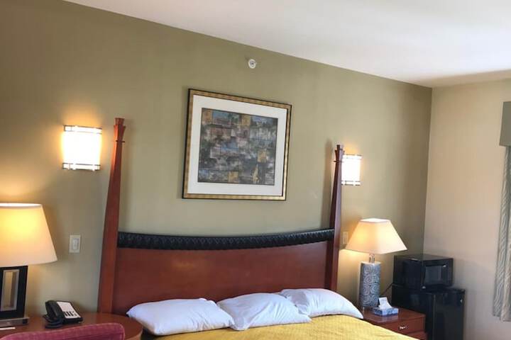 Room 25 of 43