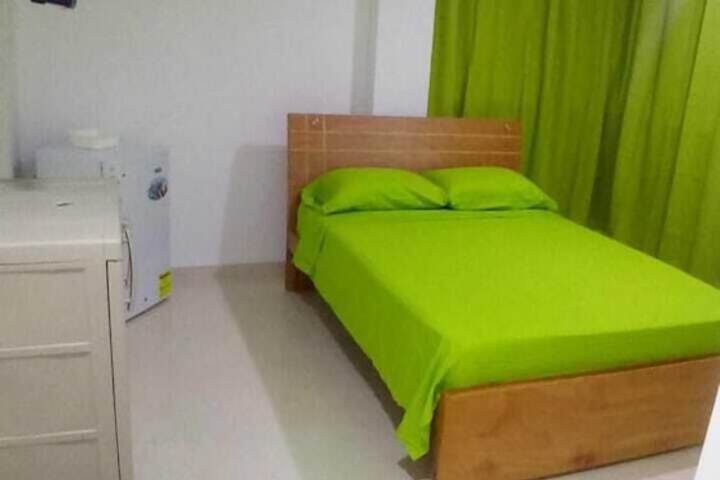 Room 8 of 9
