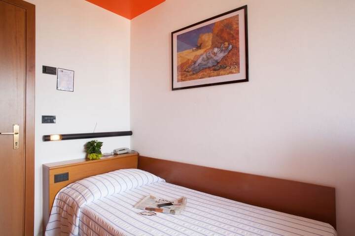 Room 17 of 61