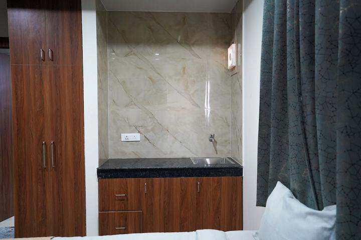 Room 50 of 77