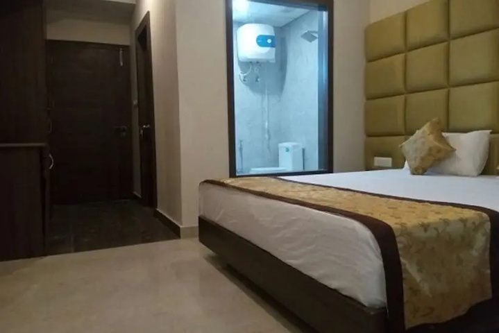 Room 5 of 14