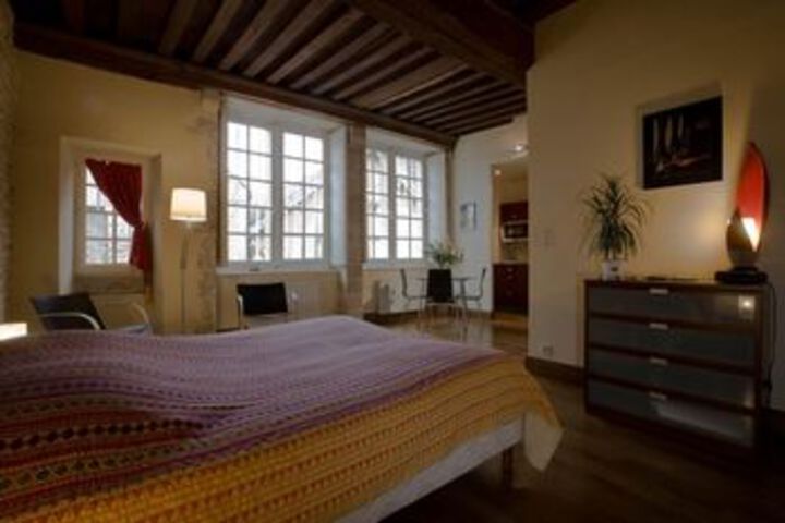 Room 10 of 13