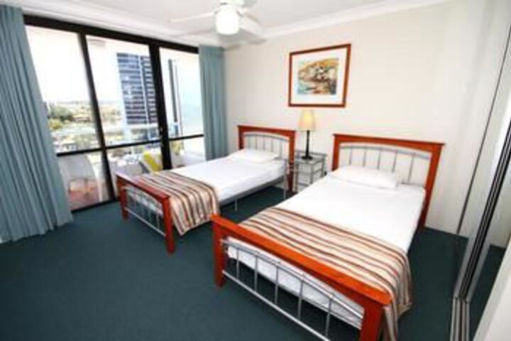 Room 7 of 11