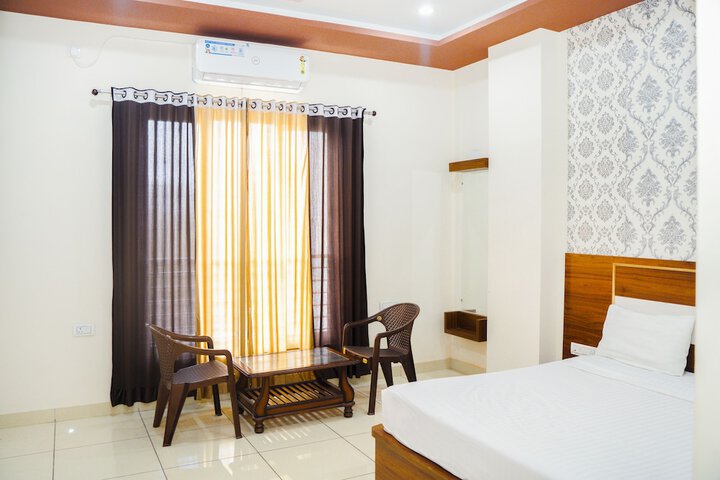Room 11 of 24